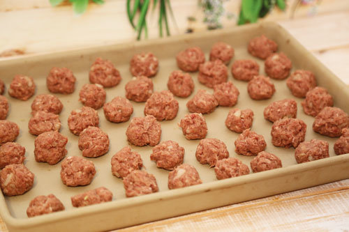 Mini-Hackbällchen auf dem großen Ofenzauberer von The Pampered Chef