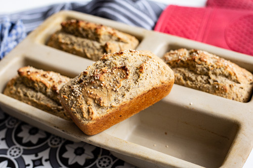 Pampered Chef Buchweizenbrot in Mini-Kastenform fertig gebacken