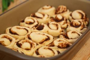 Cinnamon Rolls nach Gehzeit in Ofenhexe