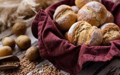 Kartoffelbrötchen auf dem Zauberstein