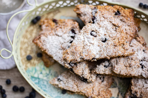 Leckere Heidelbeer Scones auf der White Lady von Pampered Chef