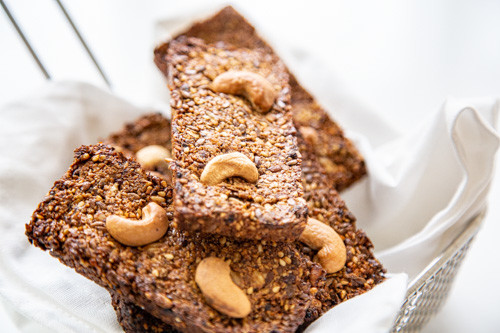 Pampered Chef Müsliriegel mit Sesam und Cashewkernen 