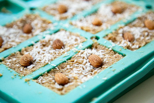 Super-leckere Mandel-Kokos-Müsliriegel mit dem Snack Maker