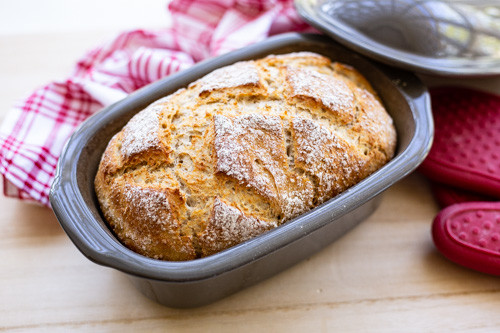 Pampered Chef Kartoffelbrot fertig gebacken im kleinen Zaubermeister