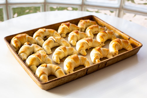 Pampered Chef Nutella-Hörnchen fertig gebacken auf großem Ofenzauberer