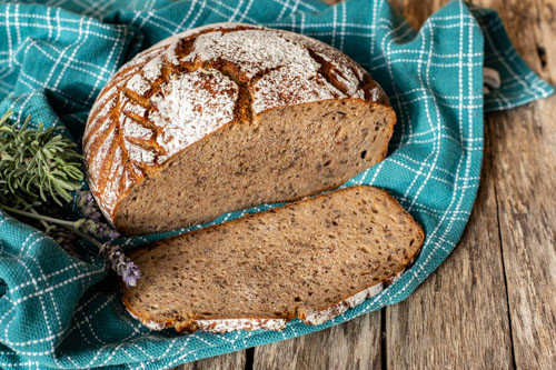 Pampered Chef Emmervollkorn-Roggen-Mischbrot Soest angeschnitten