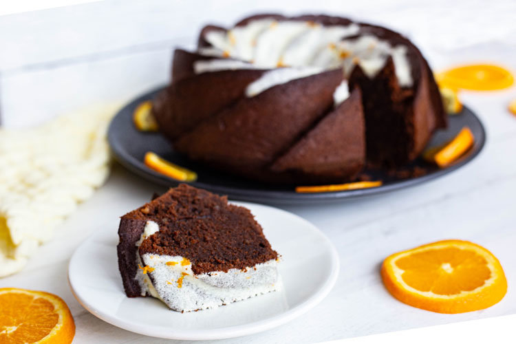 Schokoladen-Orangen-Kuchen in der Gugelhupf-Swirlform