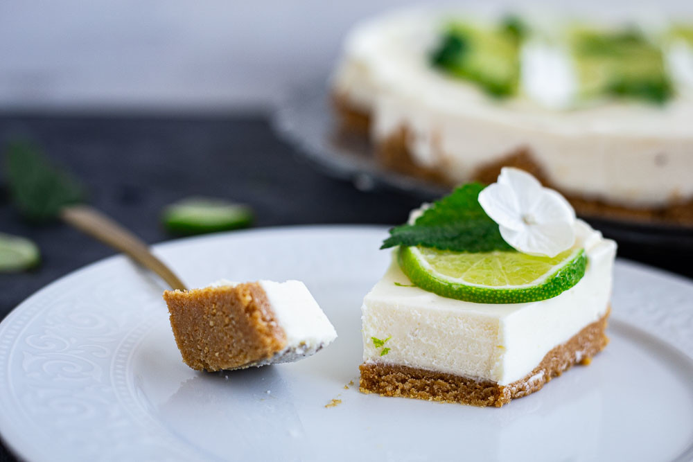 Thermomix Lime-Cheesecake Stück auf Gabel