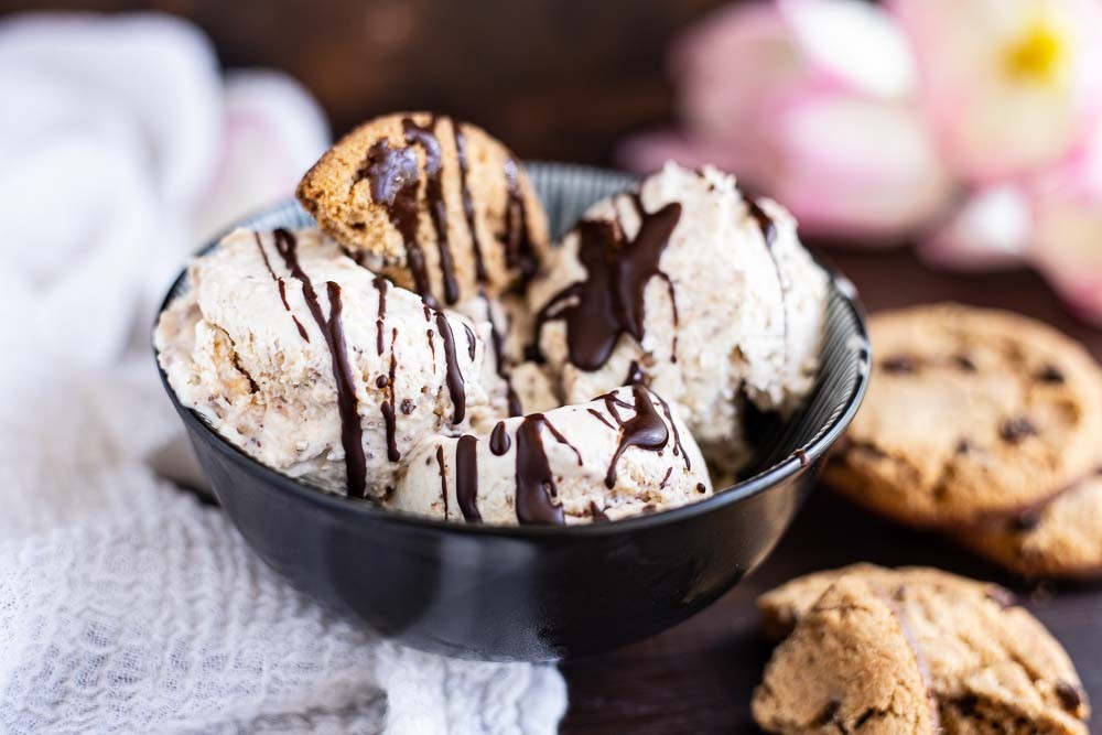 Thermomix Joghurt-Cookie-Eis nah