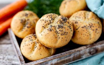 Chia-Brötchen mit dem Brötchenblech