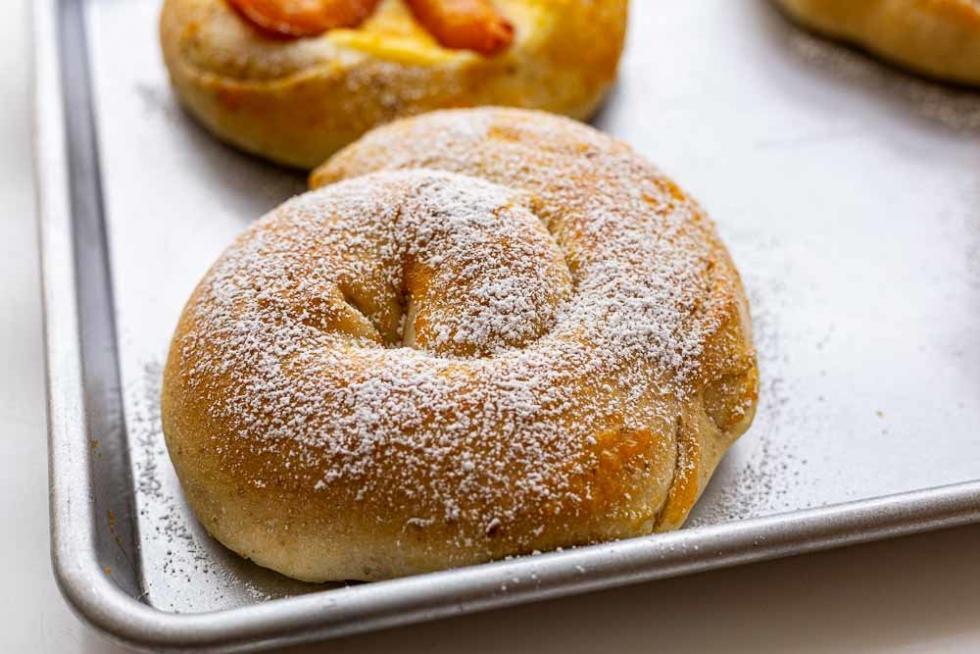 Spanische Ensaimada - feines Hefegebäck mit dem Thermomix