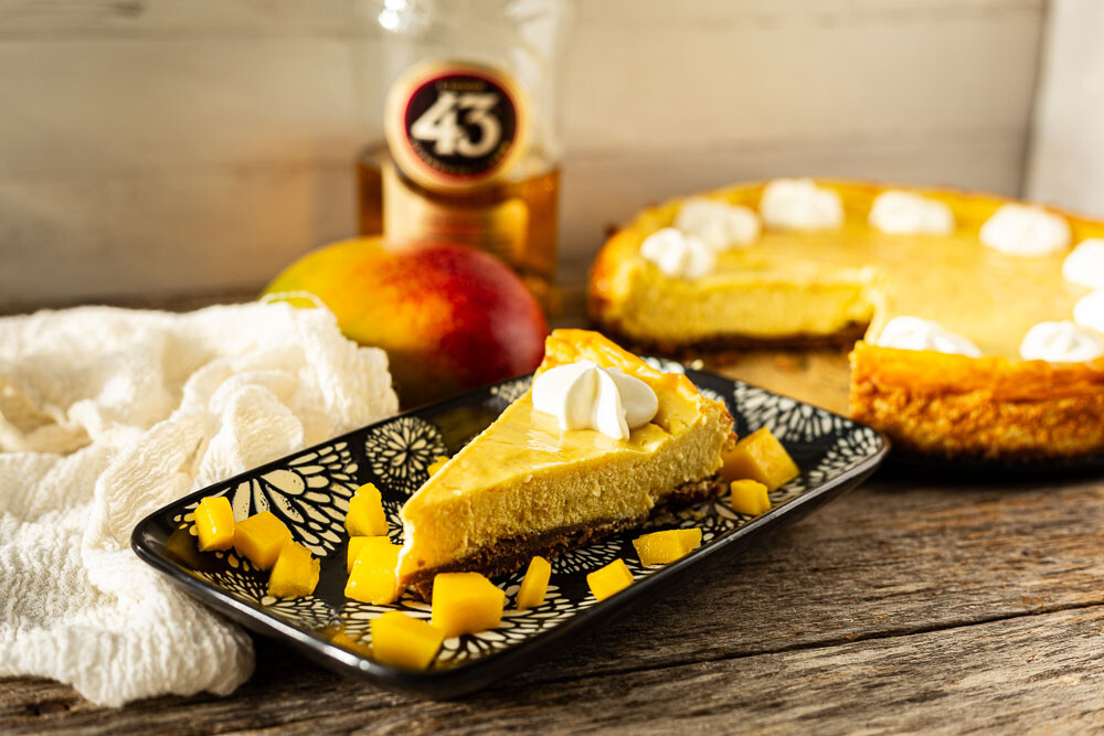 Pampered Chef Mango-Käsekuchen fertig in der runden Ofenhexe