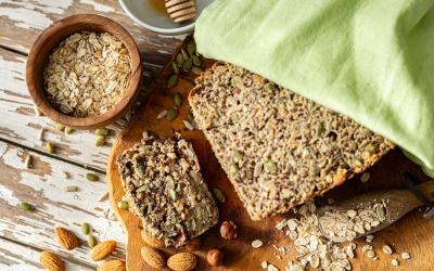 Kernbeißerbrot mit Thermomix und Stoneware oder Kastenform